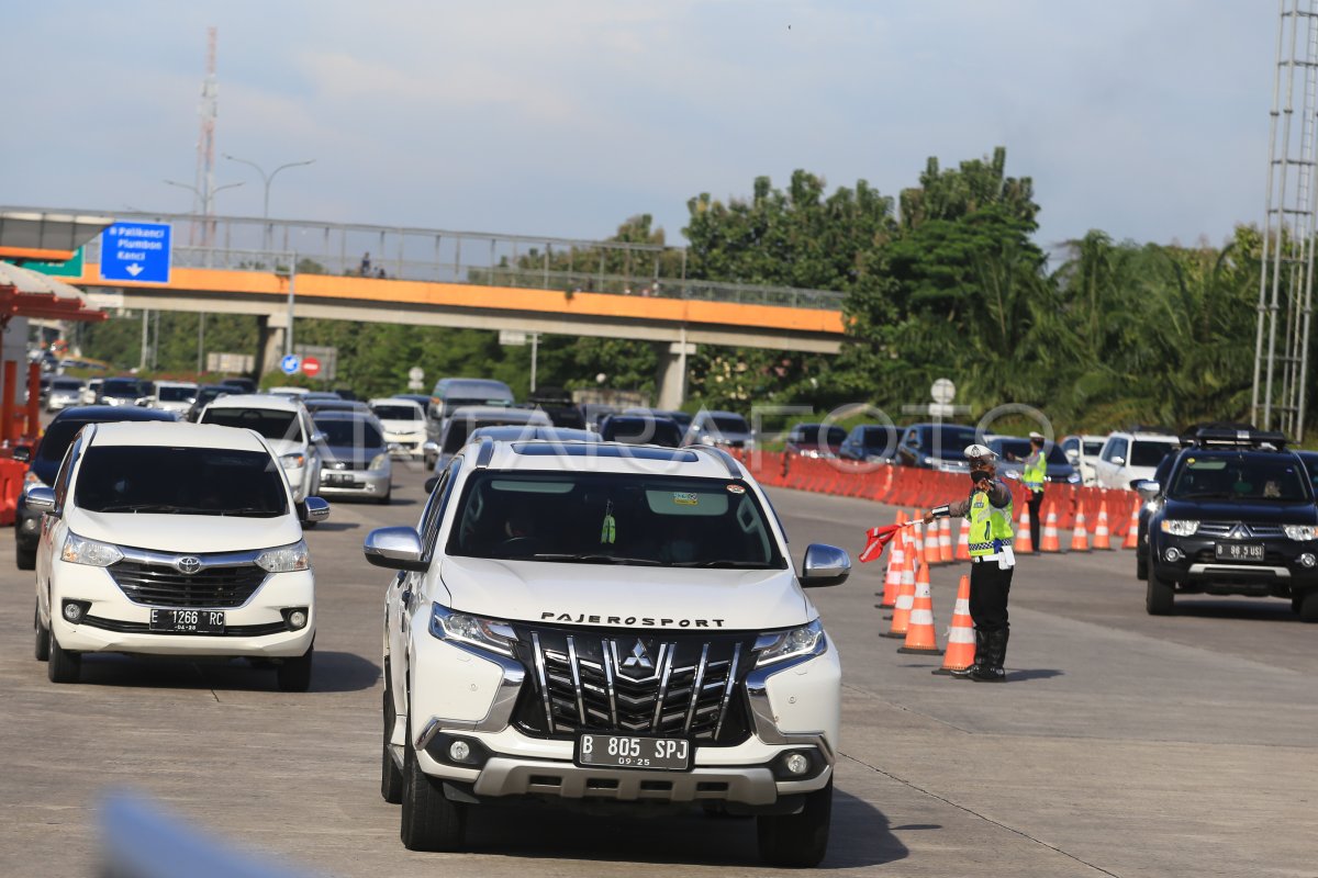 SISTEM SATU ARAH TOL KALIKANGKUNG CIKAMPEK ANTARA Foto