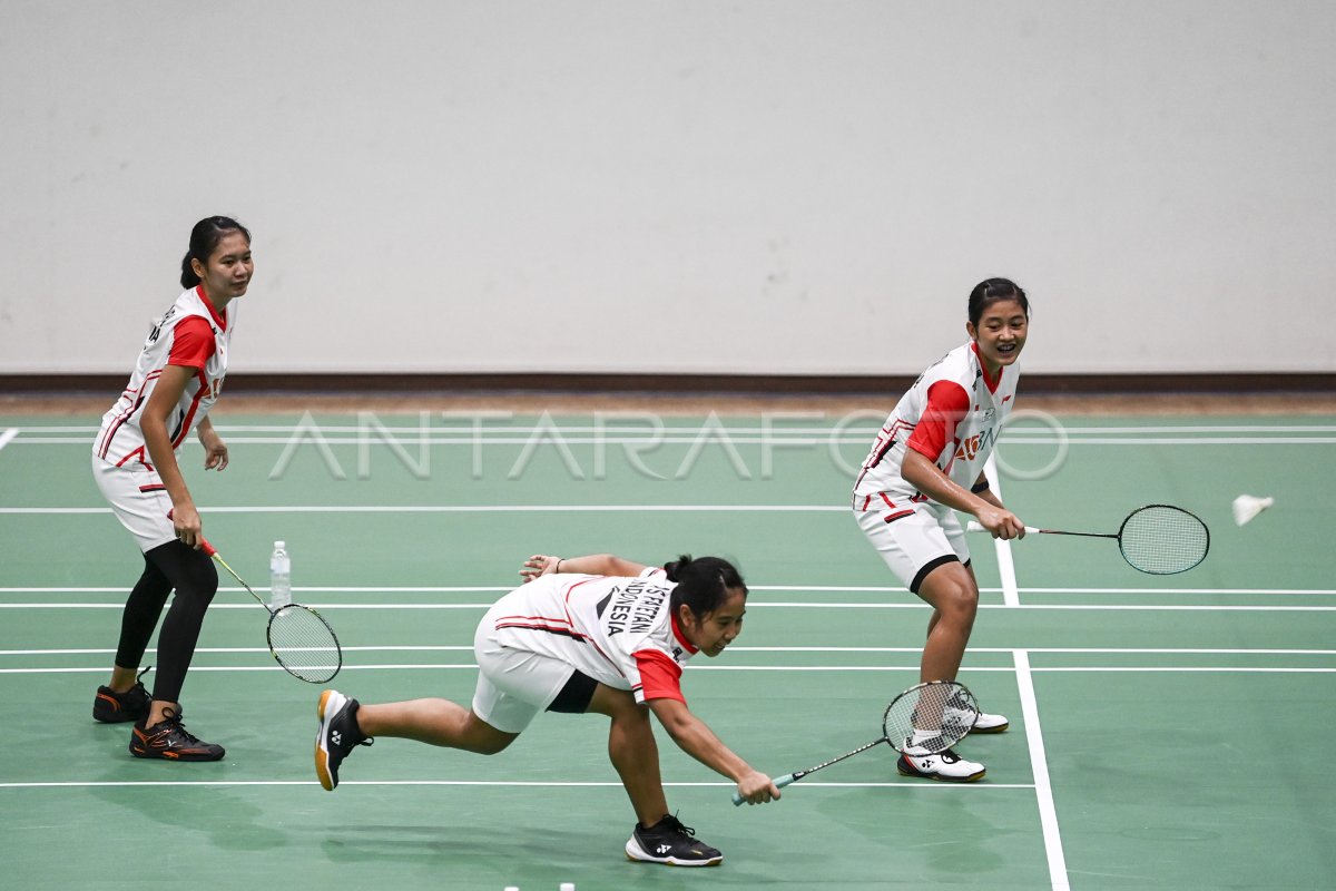 Latihan Tim Uber Indonesia Antara Foto