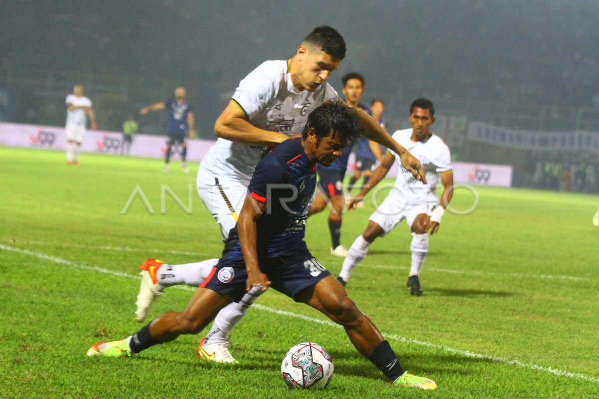 Laga Uji Coba Arema Vs Rans Nusantara Antara Foto