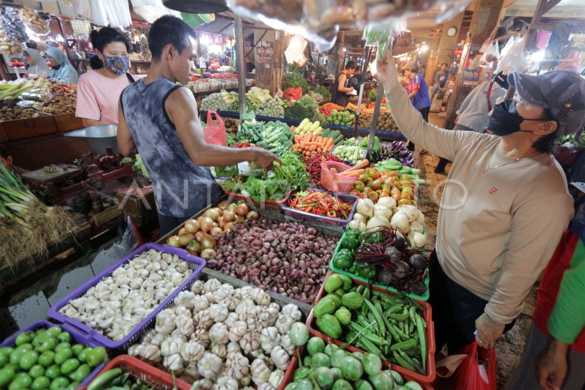 HARGA BAHAN POKOK NAIK JELANG IDUL ADHA ANTARA Foto