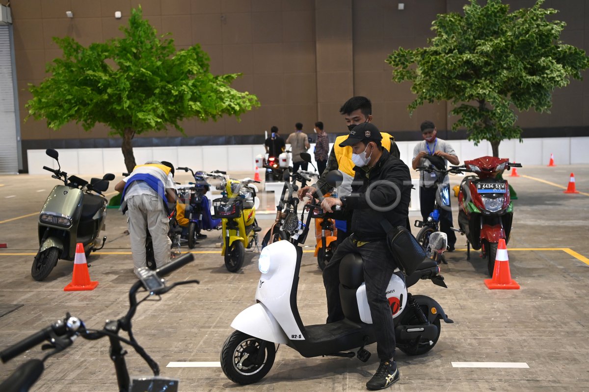 PAMERAN KENDARAAN LISTRIK PERIKLINDO ANTARA Foto