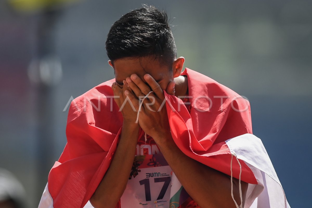 Medali Emas Lari Meter Putra Apg Antara Foto