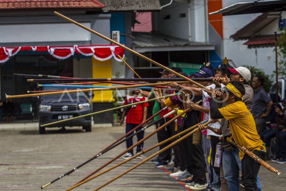 Festival Permainan Dan Olahraga Tradisional Di Banjarmasin Antara Foto