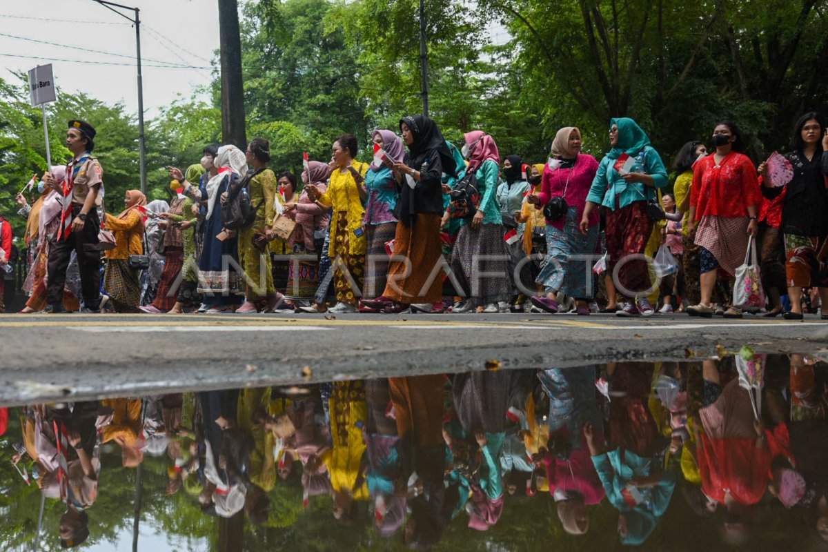 Kampanye Kebaya Goes To Unesco Di Medan Antara Foto