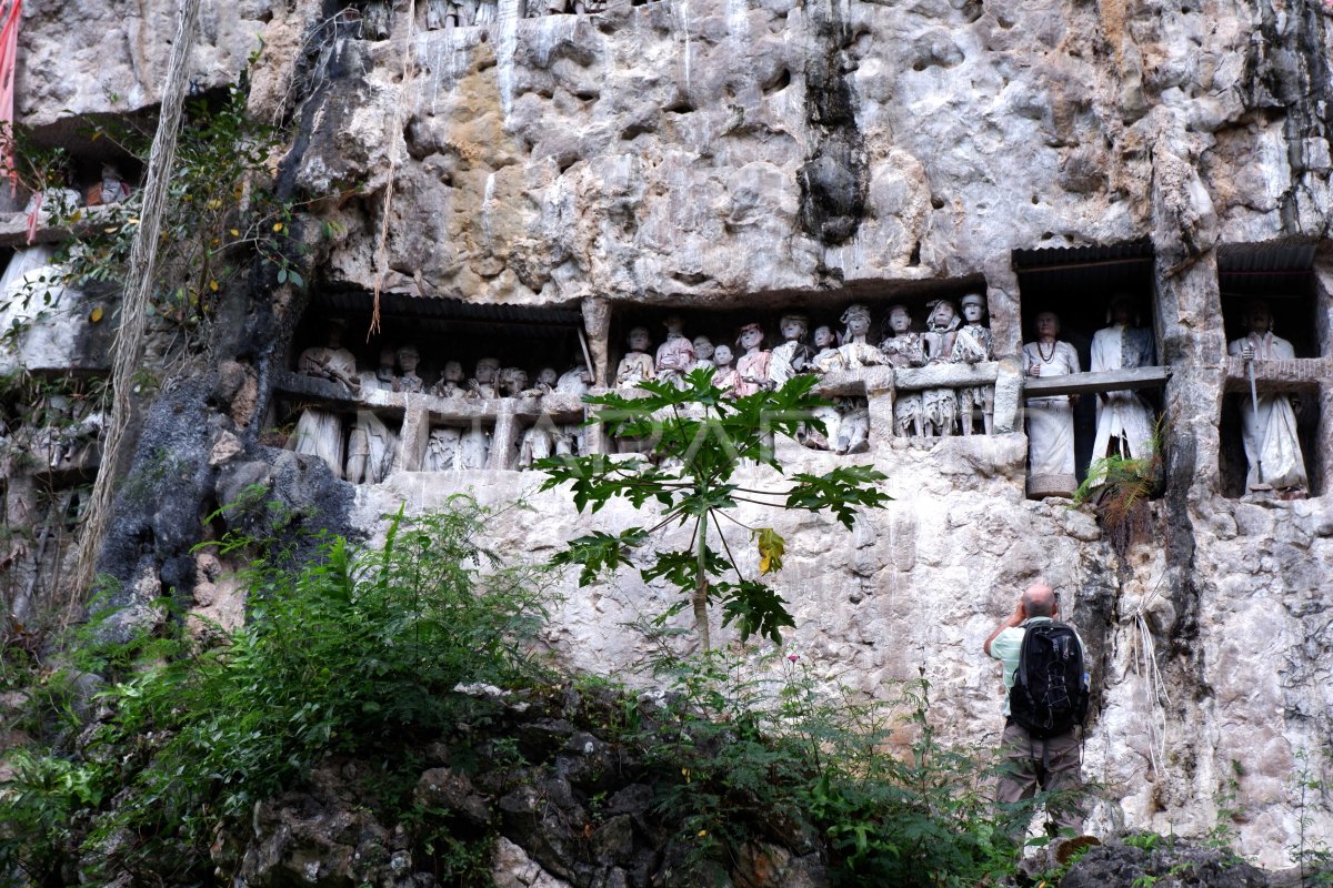 KUBURAN BATU SUAYA TORAJA ANTARA Foto