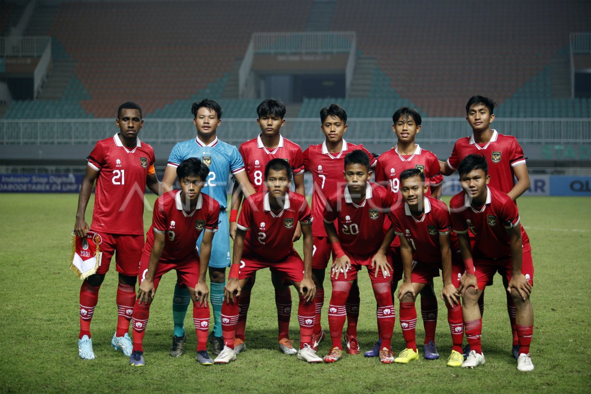 TIMNAS U 17 INDONESIA MELAWAN TIMNAS UEA ANTARA Foto