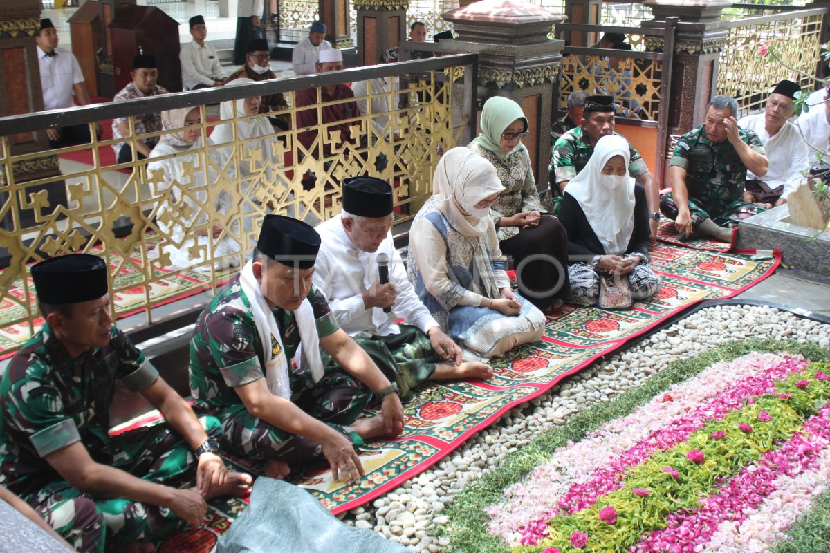 KASAD ZIARAH MAKAM GUS DUR ANTARA Foto