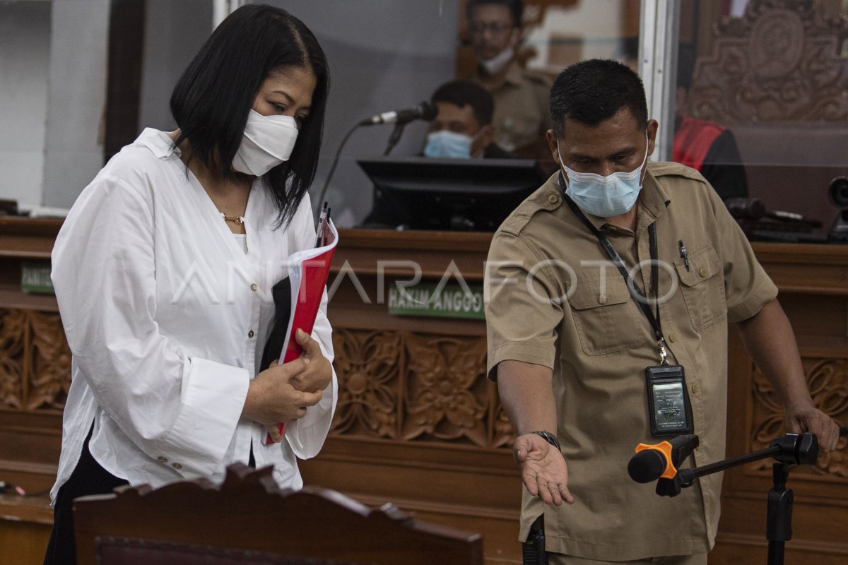 SIDANG DAKWAAN PUTRI CANDRAWATHI ANTARA Foto