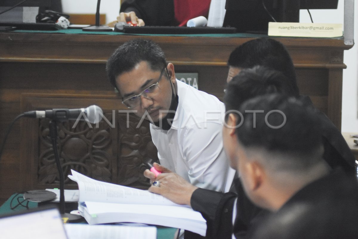 SIDANG PEMERIKSAAN SAKSI TERDAKWA IRFAN WIDYANTO ANTARA Foto