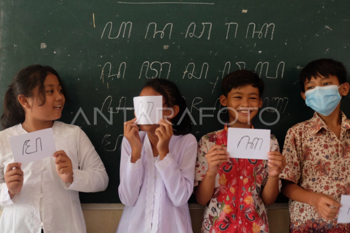 MELESTARIKAN AKSARA JAWA ANTARA Foto