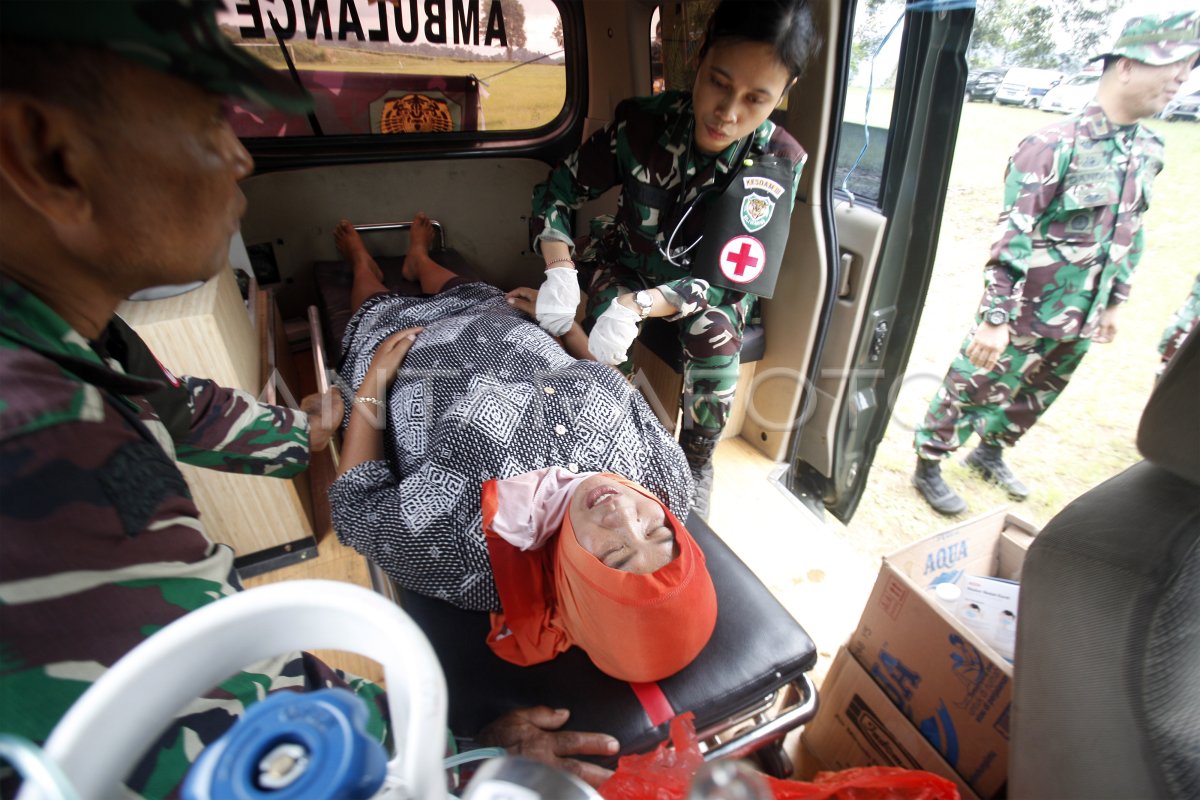 Pelayanan Kesehatan Pengungsi Bencana Gempa Bumi Cianjur Antara Foto