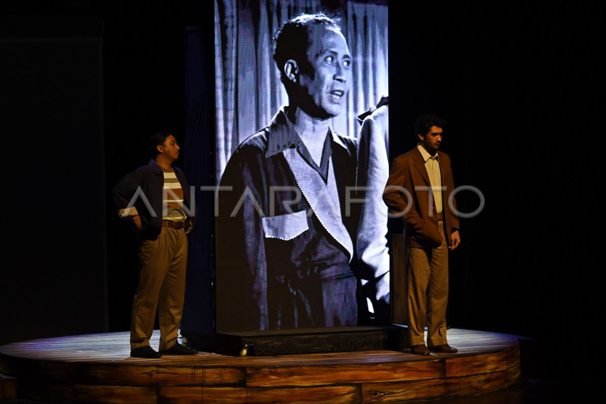 Teater Setelah Lewat Djam Malam Antara Foto