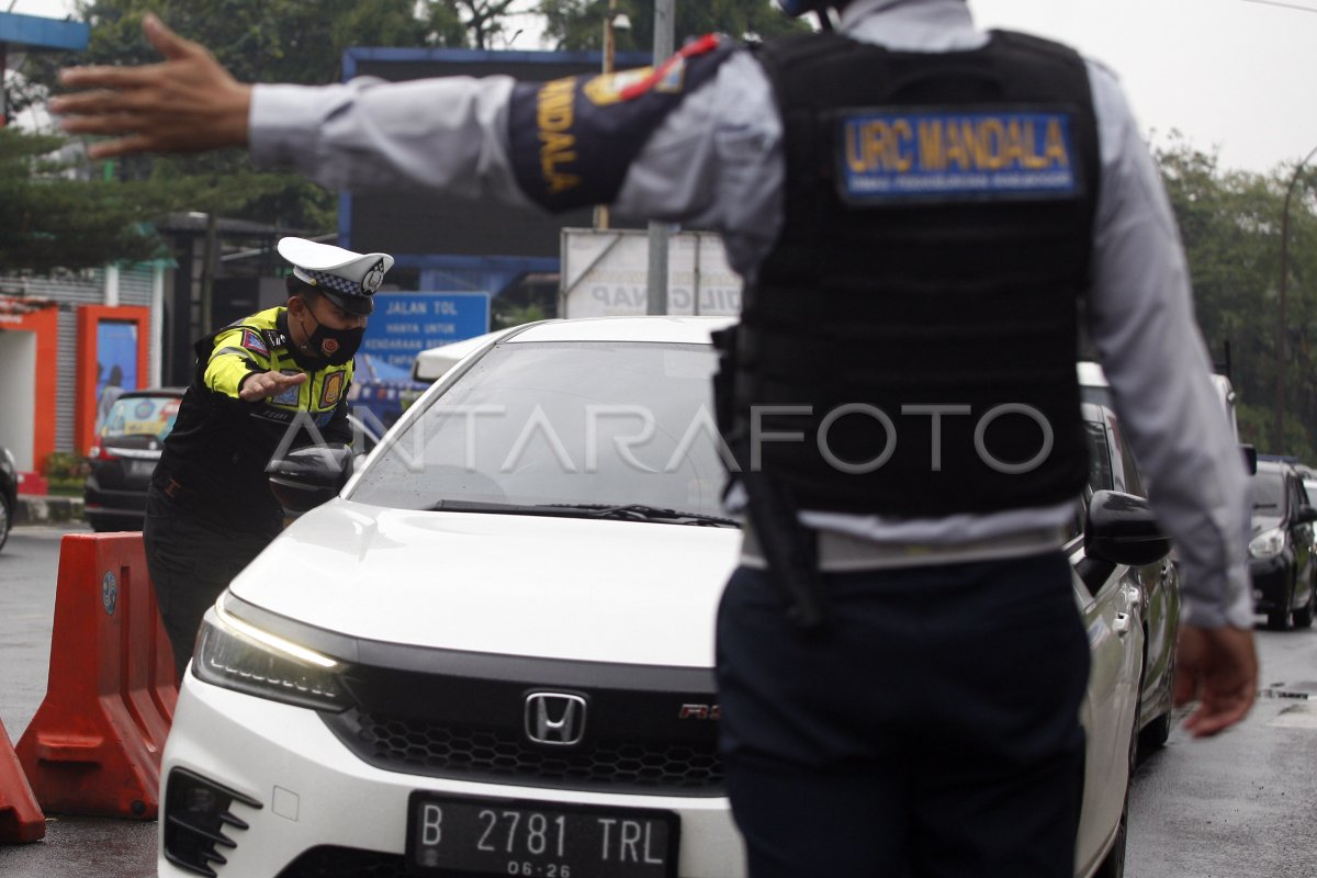 RENCANA PENUTUPQN JALUR WISATA PUNCAK PADA MALAM TAHUN BARU ANTARA Foto