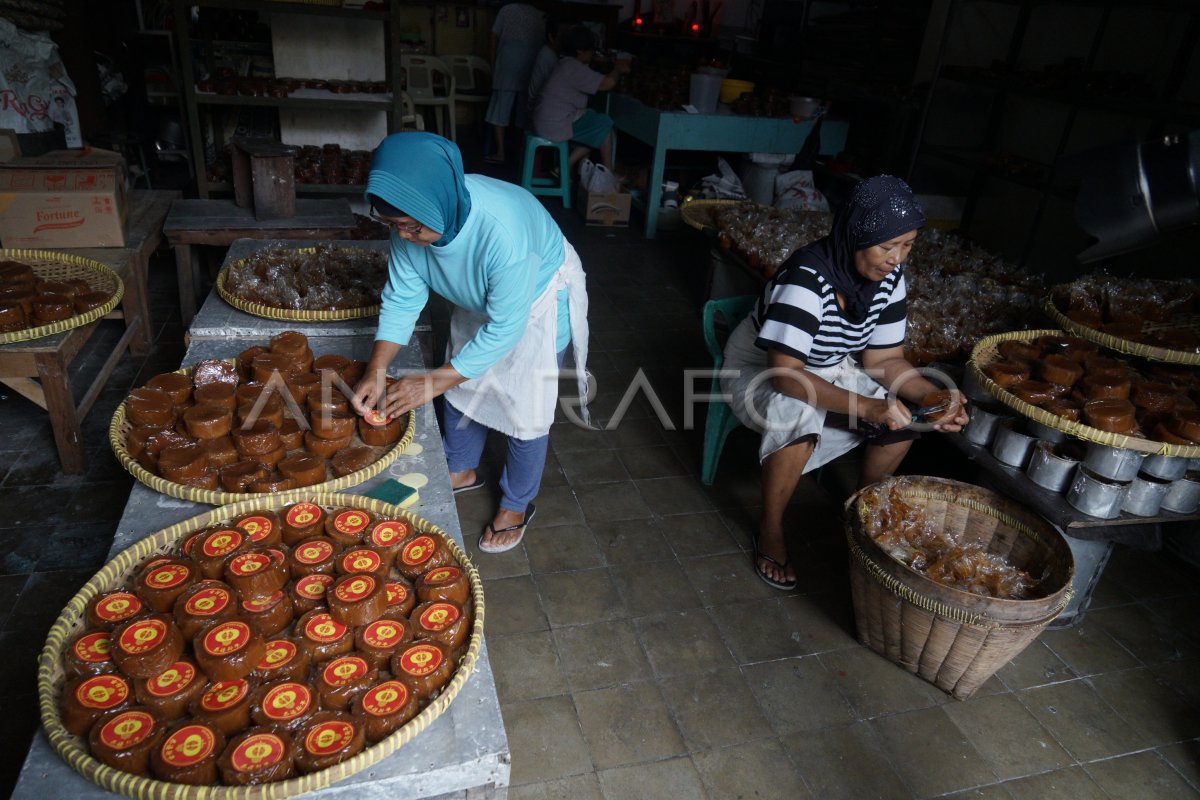 Produksi Kue Keranjang Yogyakarta Antara Foto