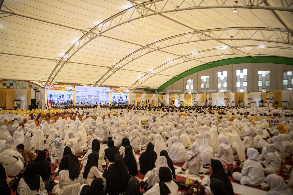 ZIKIR AKBAR GOLKAR BERSHALAWAT ANTARA Foto