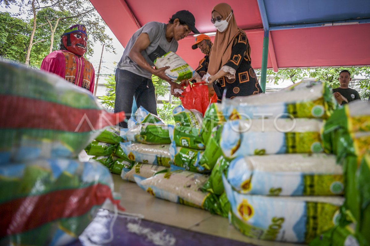 PROGRAM PENJUALAN PANGAN MURAH DI JAKARTA ANTARA Foto