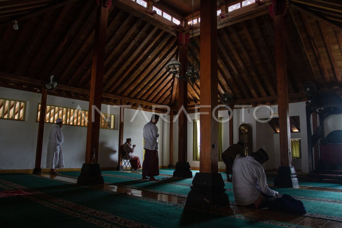 Masjid Pathok Negara Sulthoni Plosokuning Antara Foto