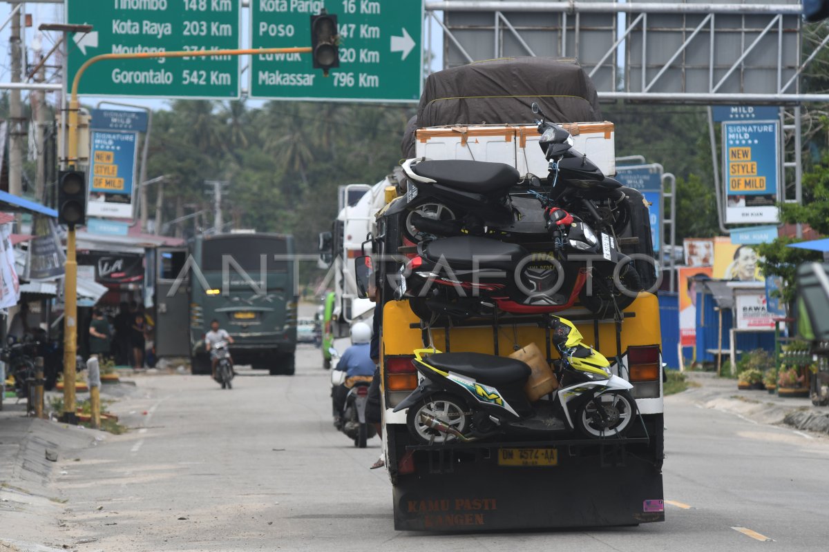 Bus Angkut Sepeda Motor Pemudik Antara Foto