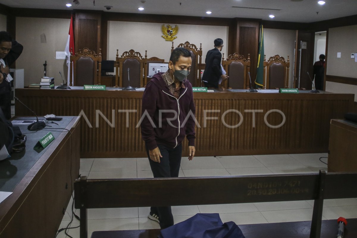 Sidang Dakwaan Dody Martimbang Antara Foto