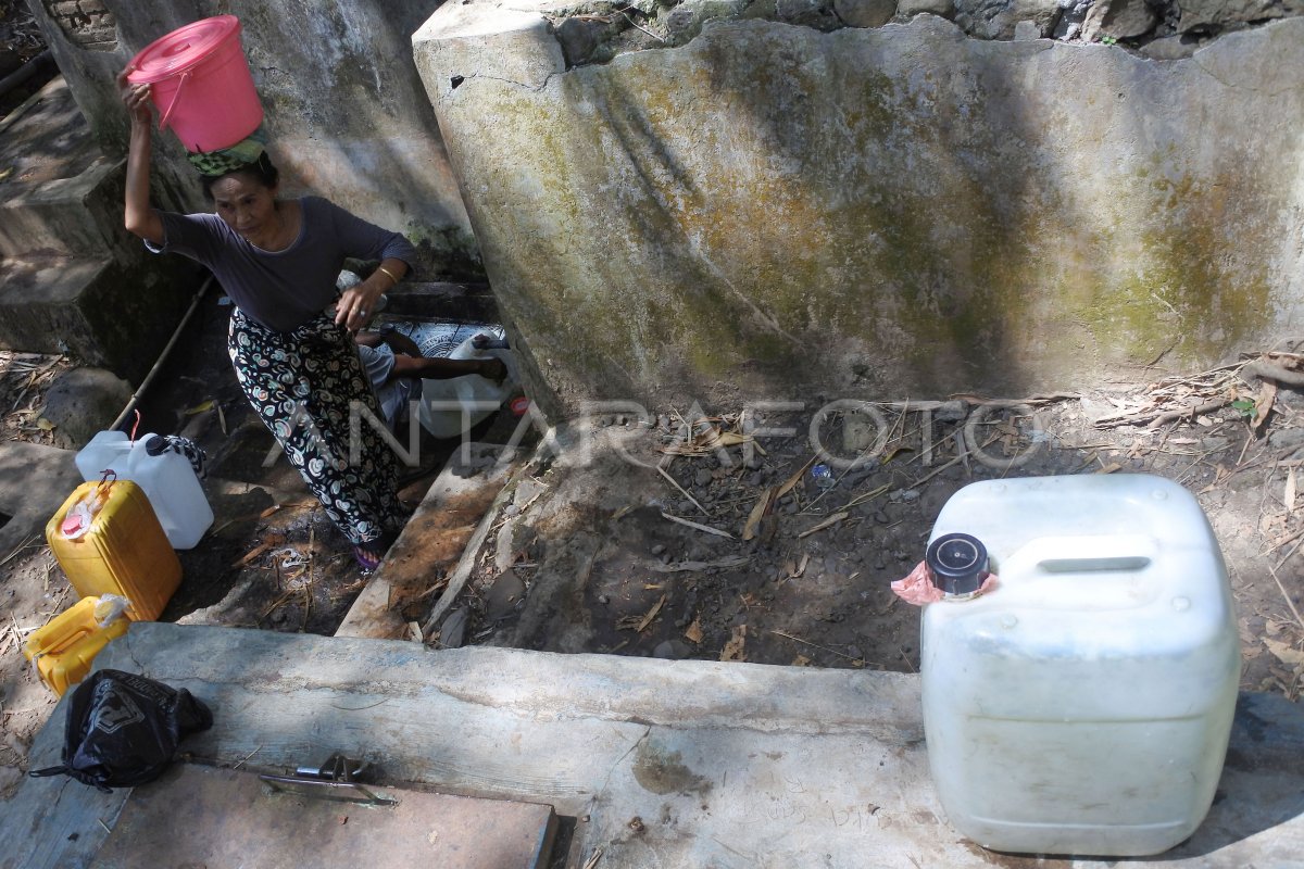 Warga Kesulitan Air Bersih Di Situbondo Antara Foto