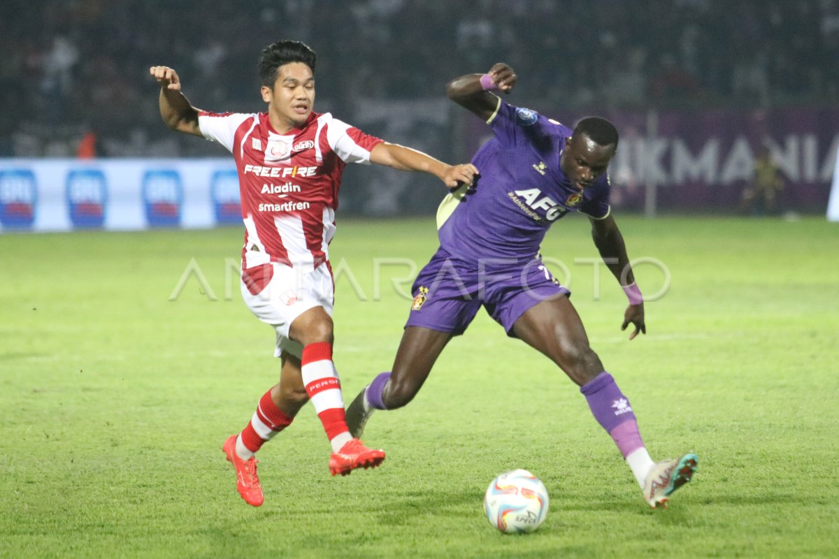 Persik Kediri Kalahkan Persis Solo Antara Foto