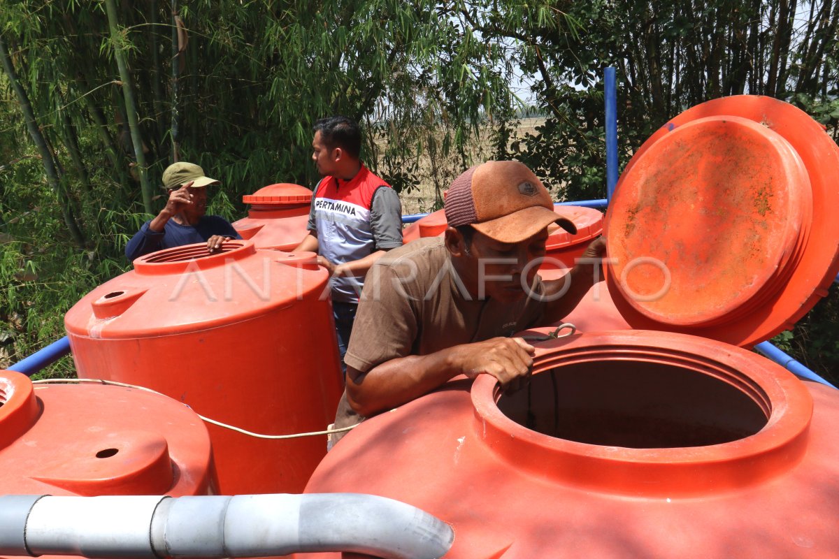 Sumur Hippam Untuk Warga Kesulitan Air Bersih Antara Foto