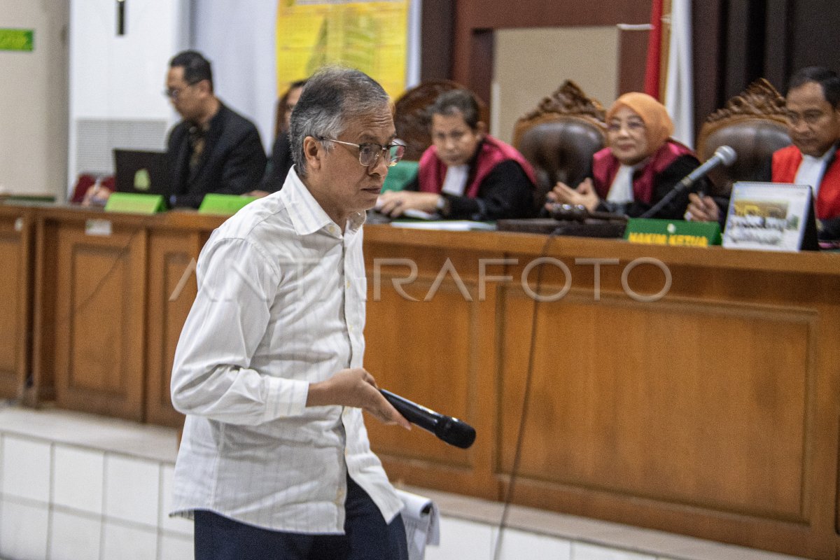 Sidang Dakwaan Akuisisi Saham PT Bukit Asam ANTARA Foto