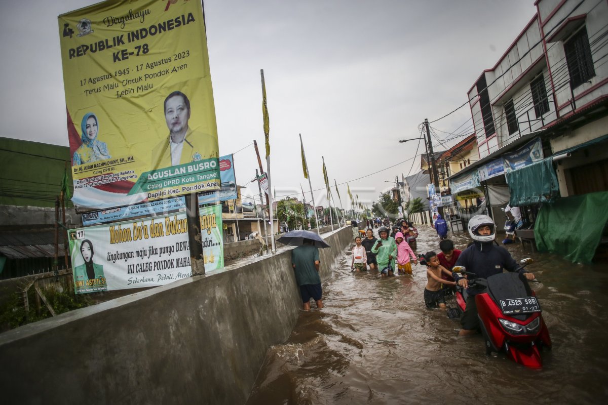 Banjir Di Tangerang Selatan Antara Foto