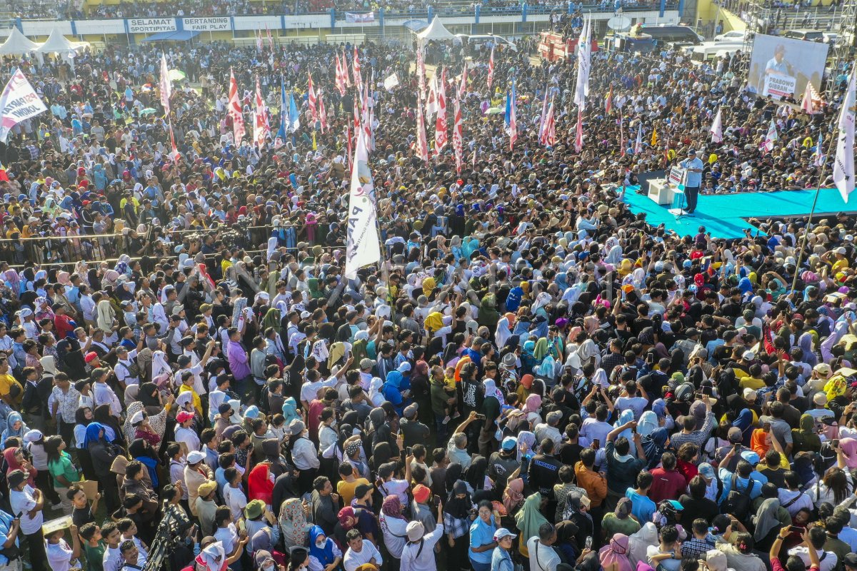 Prabowo Gibran Hadiri Konser Indonesia Maju Di Deli Serdang Antara Foto