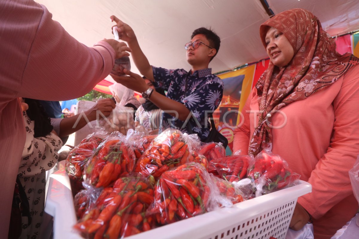 Gerakan Pangan Murah Di Kota Kediri Antara Foto