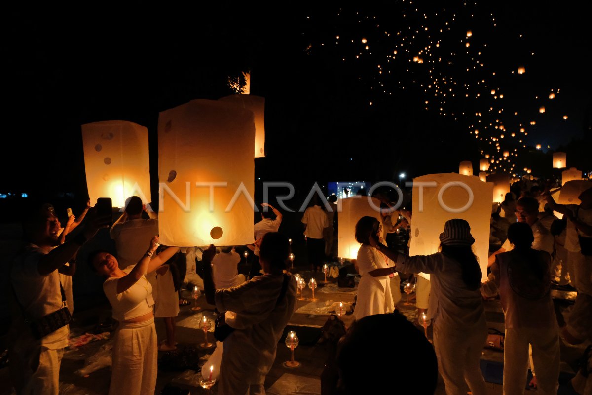 Festival Lampion Waisak 2568 BE 2024 Di Borobudur ANTARA Foto