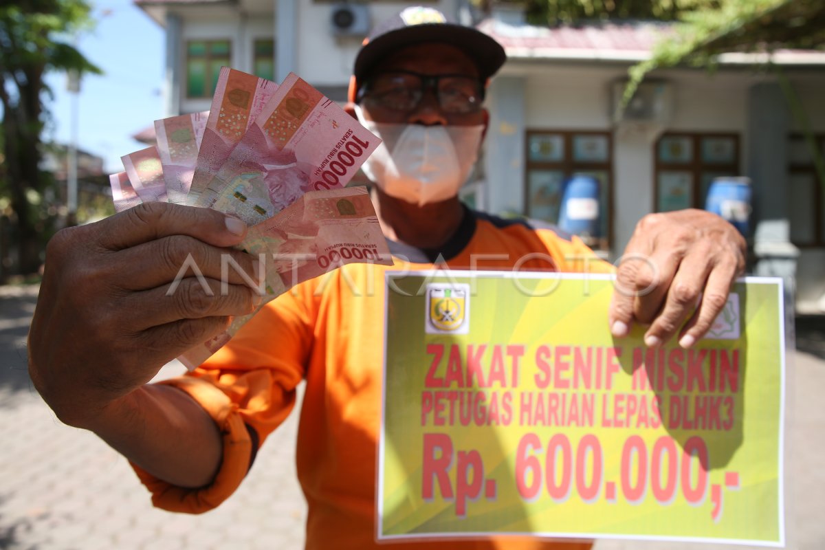 Penyaluran Zakat Jelang Idul Adha ANTARA Foto