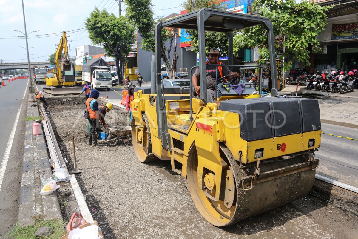 Perbaikan Jalan Provinsi Jalur Semarang Demak Antara Foto