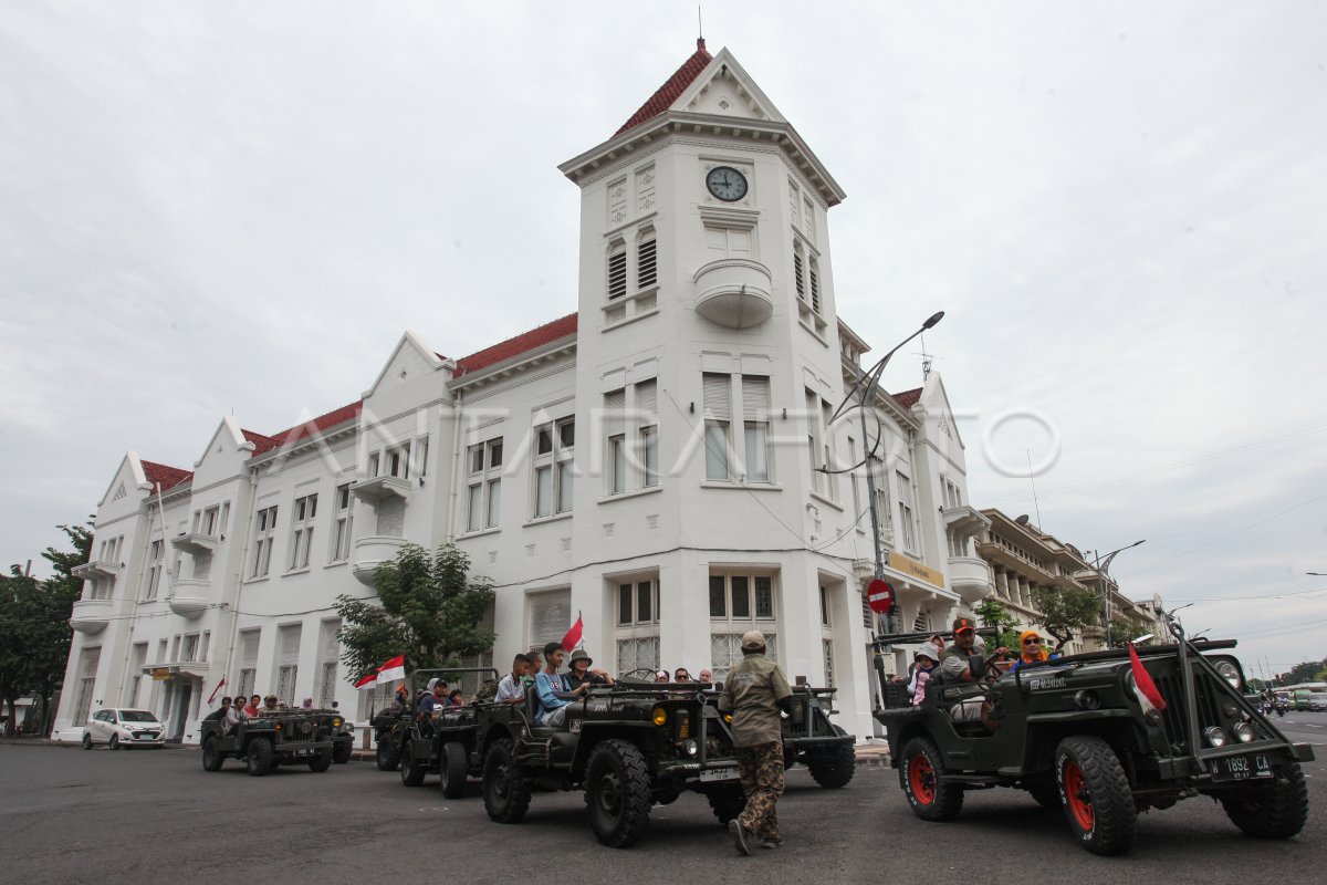 Wisata Jeep Tour Di Kota Lama Surabaya ANTARA Foto