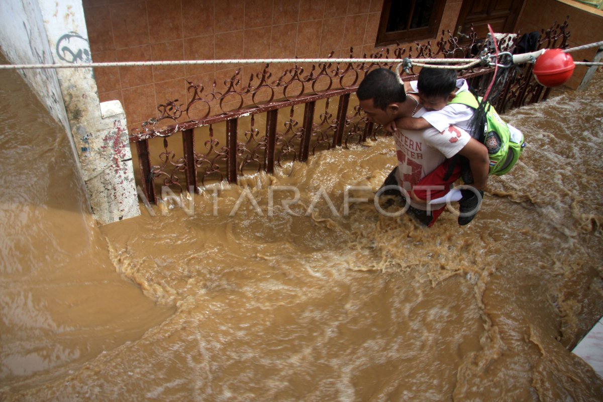 Banjir Kampung Melayu Antara Foto