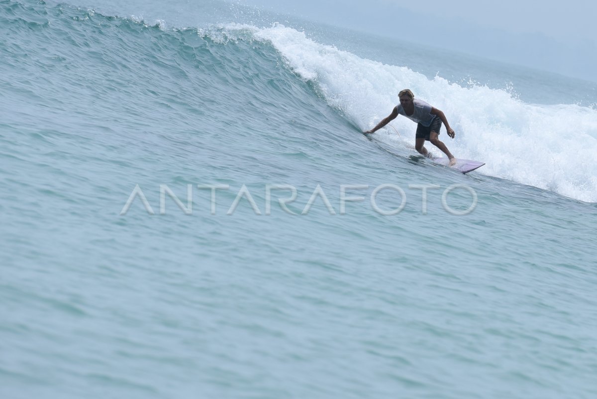 Wisata Selancar Mentawai Antara Foto