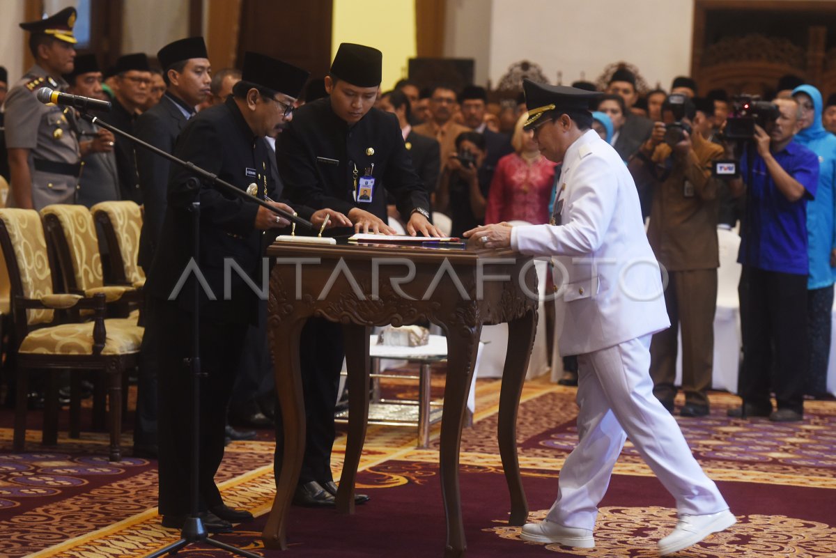 Pelantikan Penjabat Walikota Surabaya Antara Foto