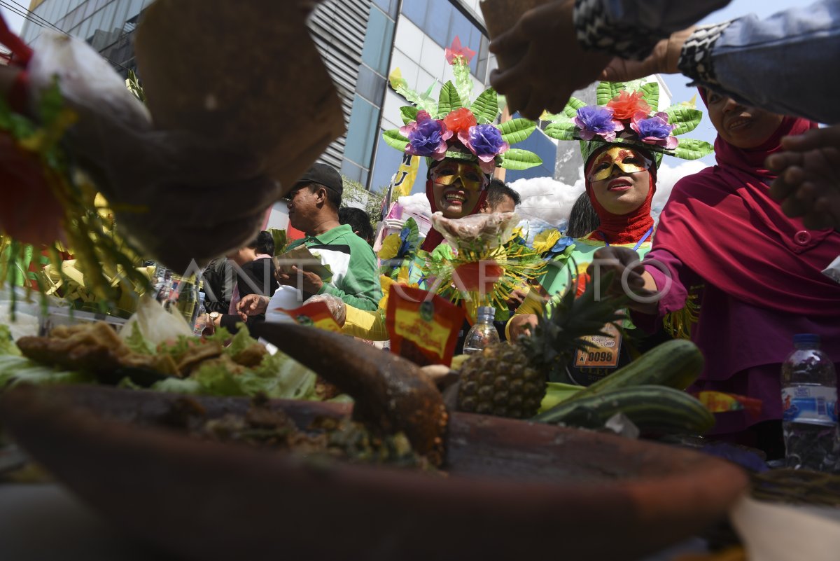 Festival Rujak Uleg Antara Foto