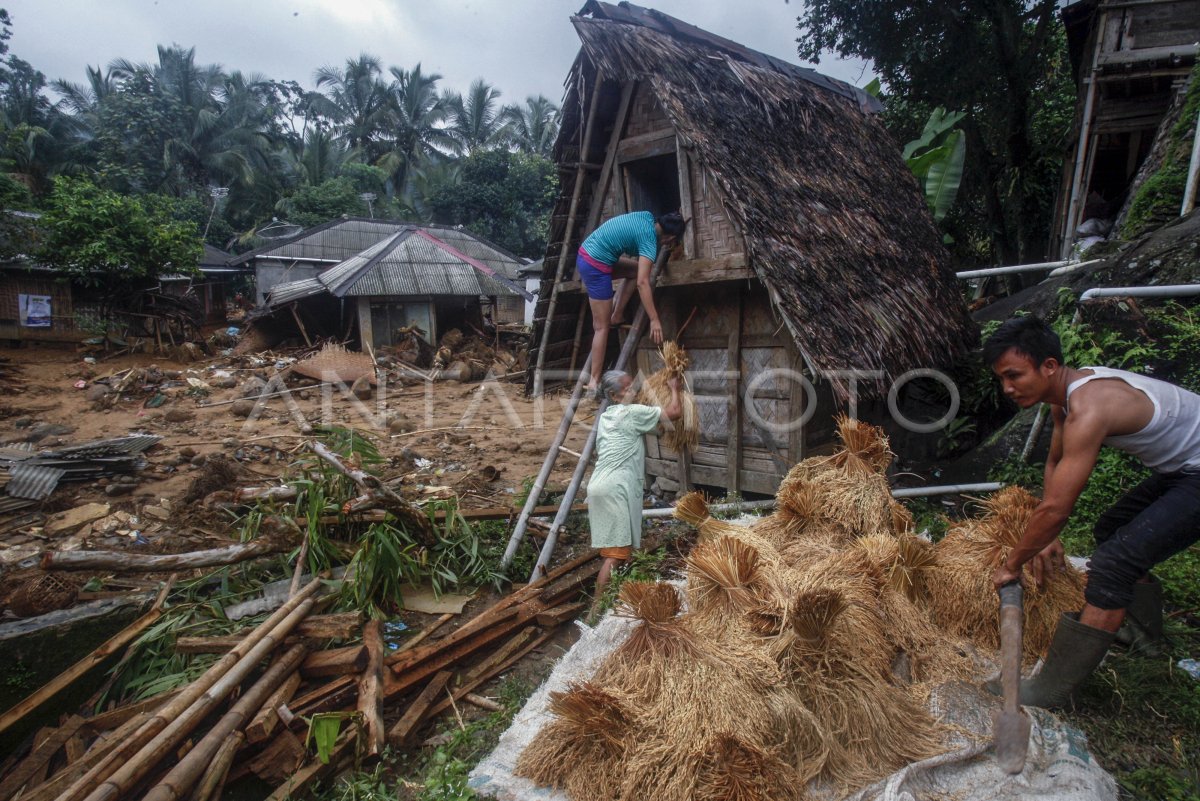 Kondisi Desa Adat Urug Pascabanjir Bandang Antara Foto