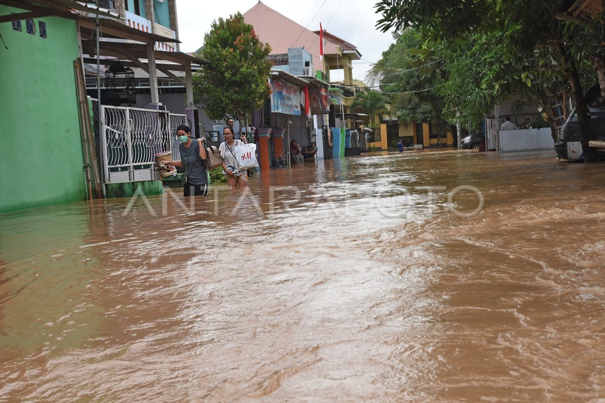 Banjir Di Kawasan Serang Antara Foto