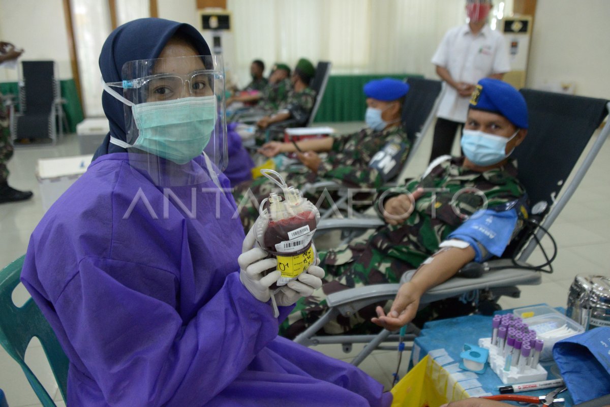 DONOR DARAH JELANG HUT TNI DI ACEH ANTARA Foto