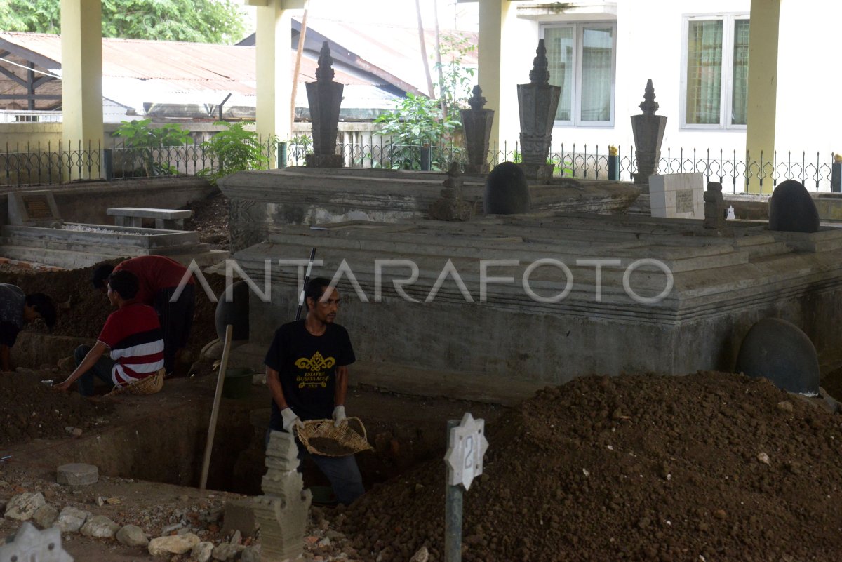 Pemugaran Situs Makam Kerajaan Aceh Antara Foto