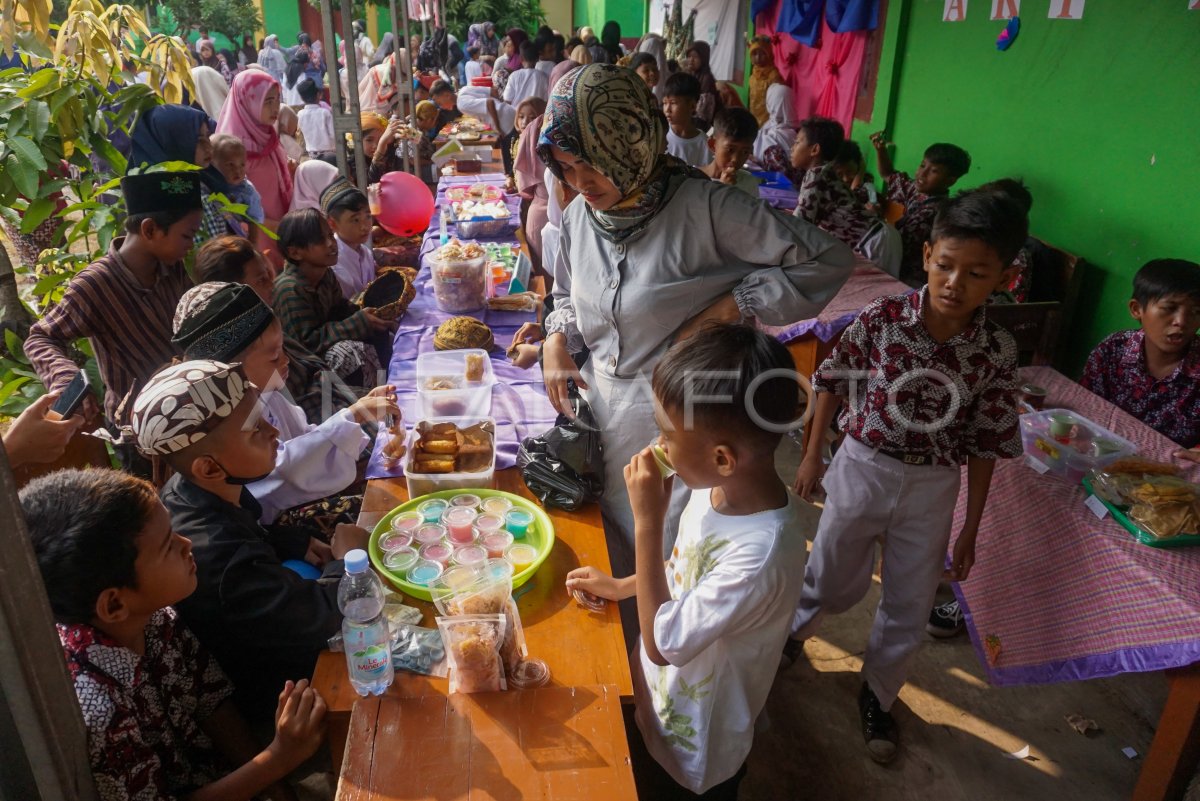 Pameran Produk Makanan Pelajar Sd Antara Foto