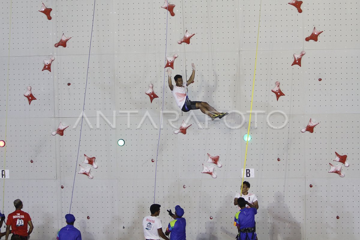 Panjat Tebing Final Speed Relay Putra Antara Foto