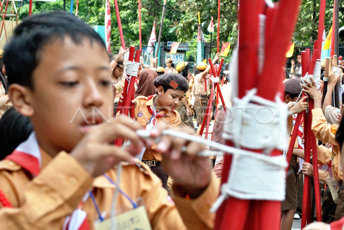 LOMBA PRAMUKA PENGGALANG ANTARA Foto