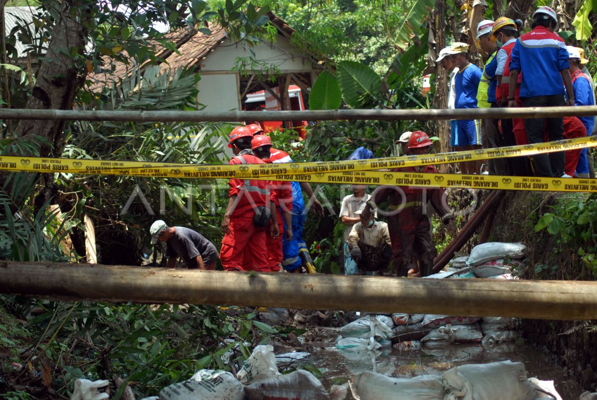 Kebocoran Pipa Pertamina Antara Foto