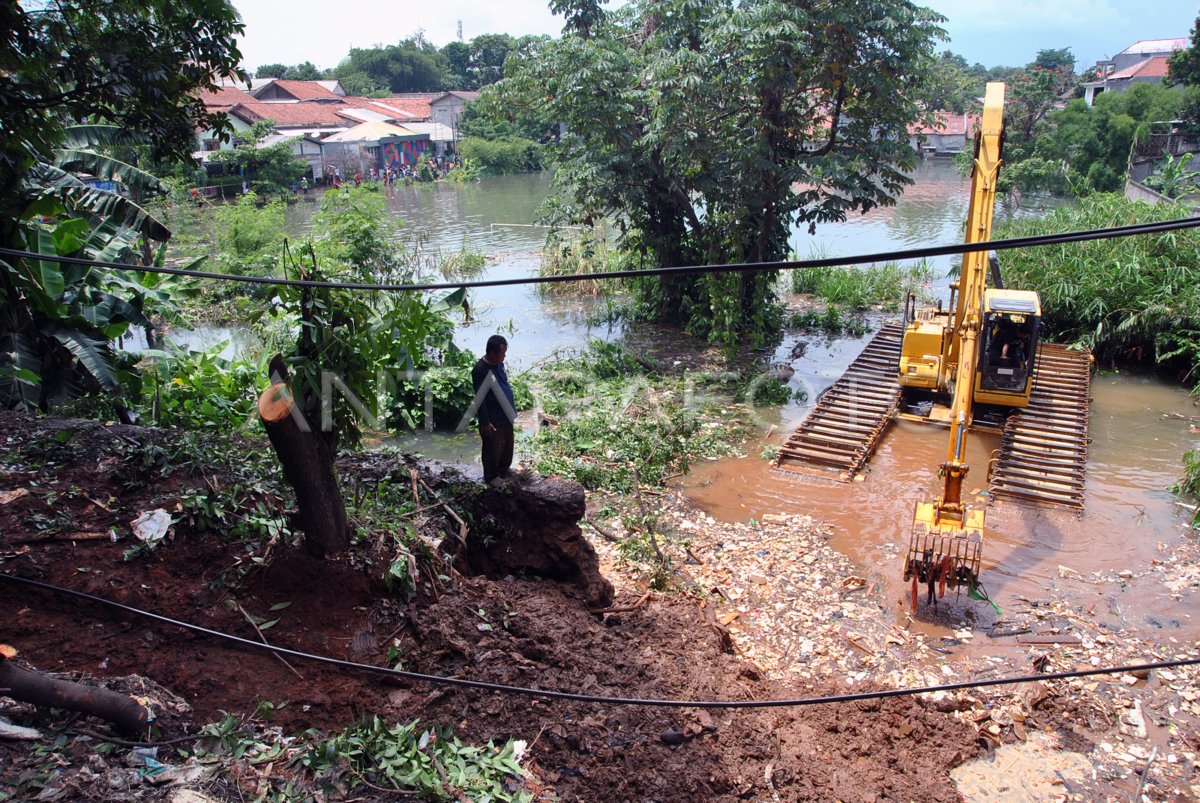 BENCANA BANJIR DI PERUMAHAN KOTA BOGOR ANTARA Foto