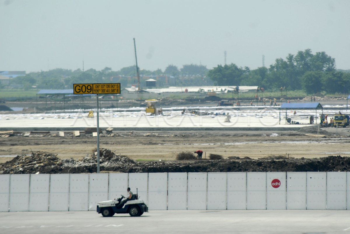 PERLUASAN BANDARA SOETTA ANTARA Foto