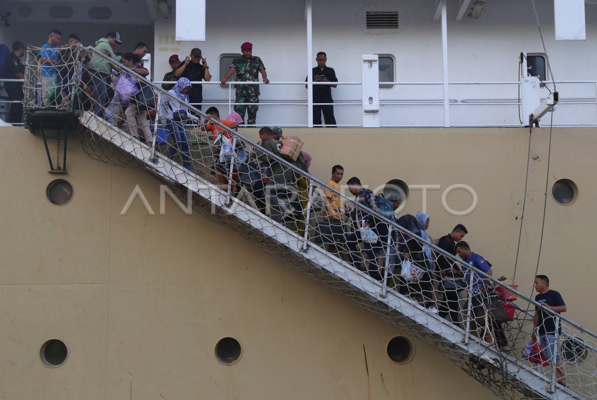 Mudik Nataru Jalur Transportasi Laut Antara Foto