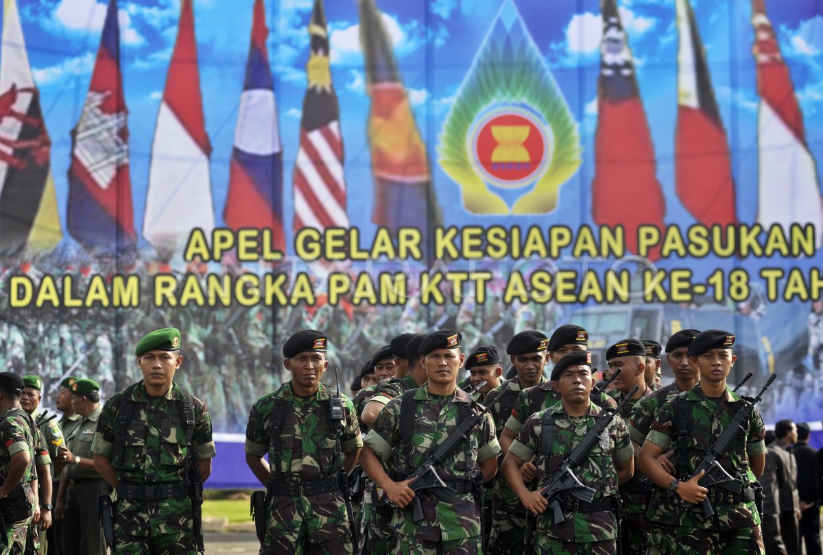 Pengamanan Ktt Asean Antara Foto